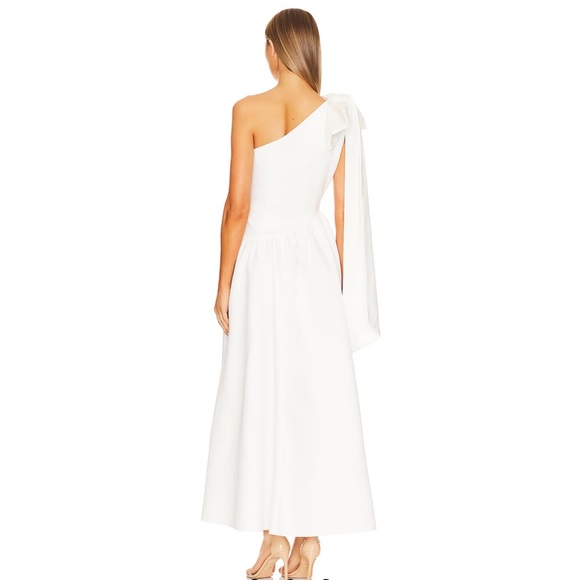 Elliatt Liesel Dress in Ivory - Picture 9 of 10